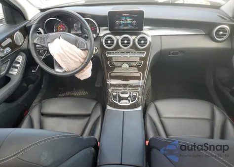 2018 Mercedes-Benz C 300 4Matic z USA, uszkodzony, nr VIN WDDWF4KB3JR345539